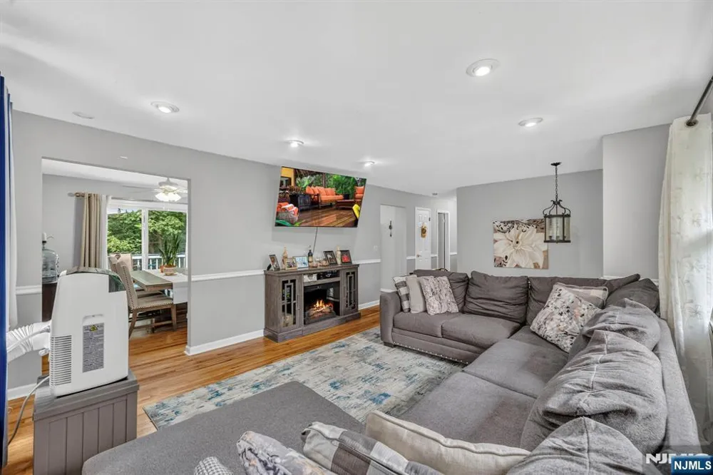 5 Lawrence Drive Vernon, NJ 07422
