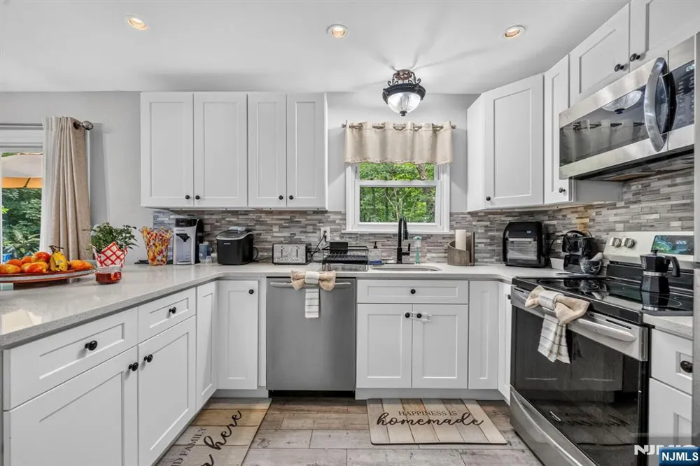 5 Lawrence Drive Vernon, NJ 07422