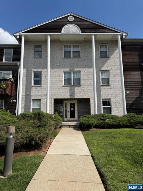 140 Highland Avenue 101