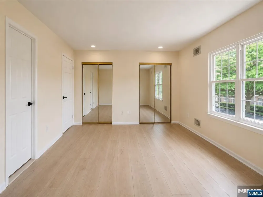 756 Charles Fort Lee, NJ 07024