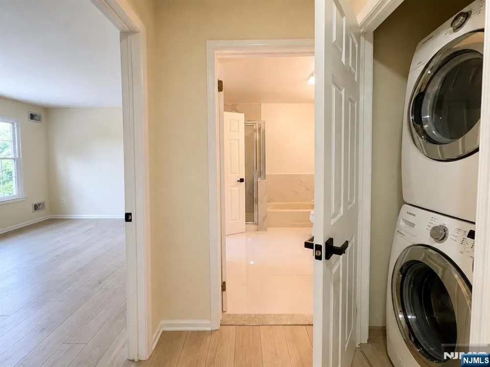 756 Charles Fort Lee, NJ 07024