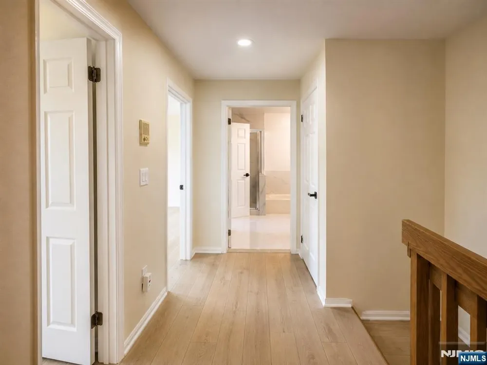 756 Charles Fort Lee, NJ 07024