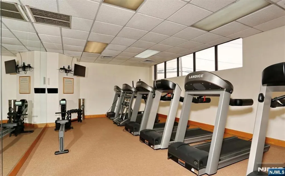 756 Charles Fort Lee, NJ 07024