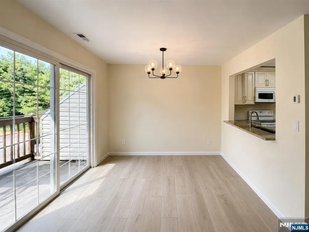 756 Charles Fort Lee, NJ 07024