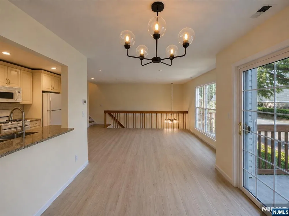 756 Charles Fort Lee, NJ 07024