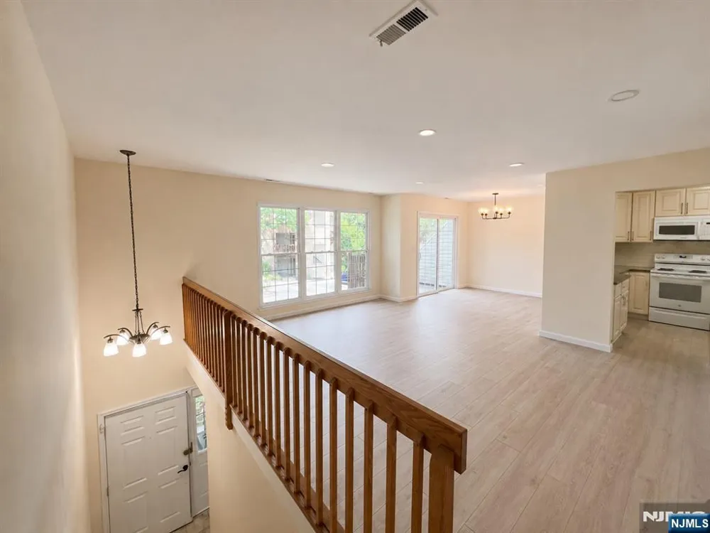 756 Charles Fort Lee, NJ 07024
