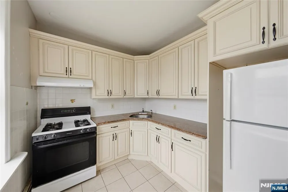290 Ogden Street 1003 Orange, NJ 07050