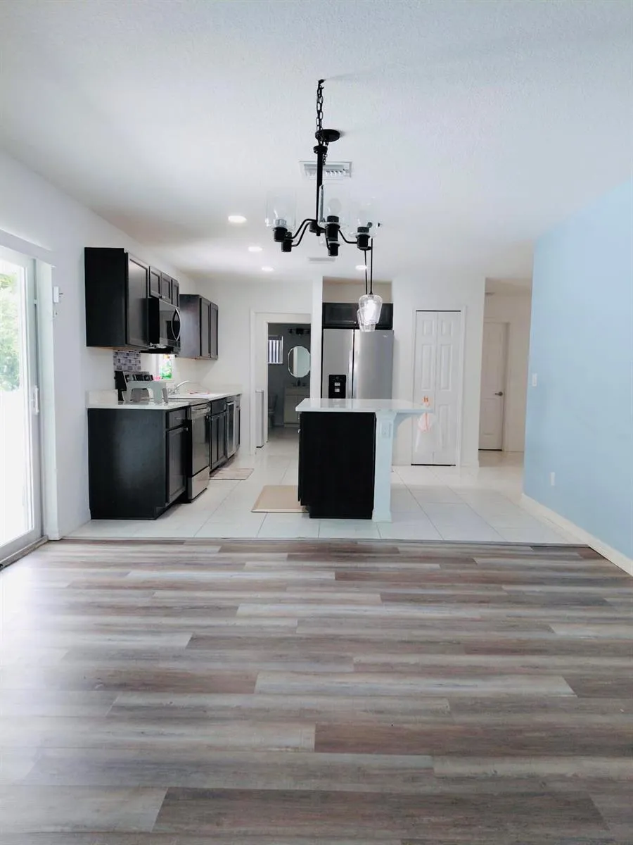 5113 SUNSET BOULEVARD Fort Pierce, FL 34982