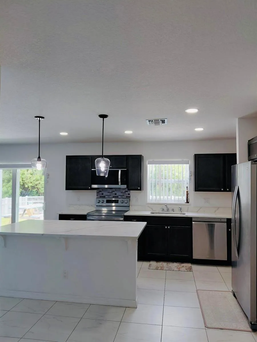 5113 SUNSET BOULEVARD Fort Pierce, FL 34982