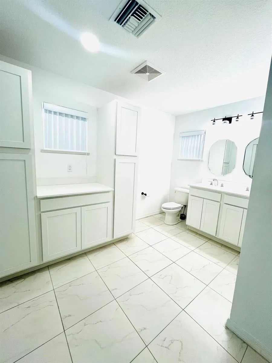 5113 SUNSET BOULEVARD Fort Pierce, FL 34982