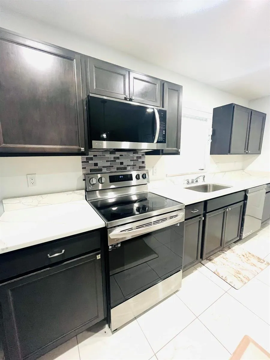5113 SUNSET BOULEVARD Fort Pierce, FL 34982