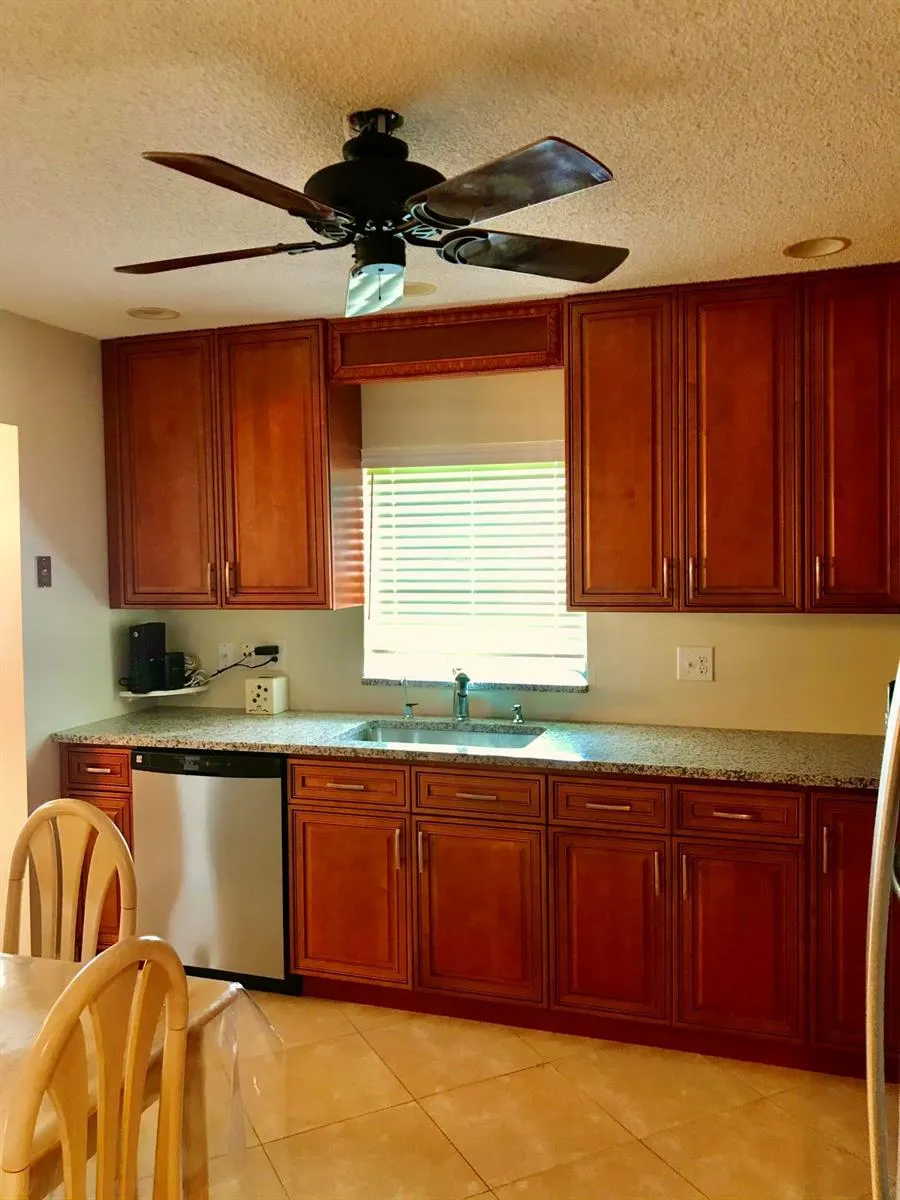 6333 STANLEY LANE Delray Beach, FL 33484