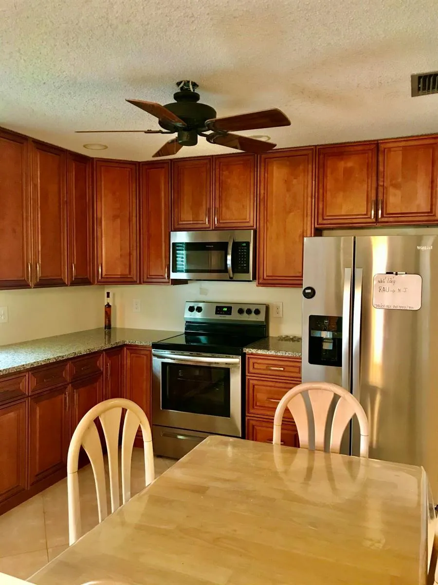 6333 STANLEY LANE Delray Beach, FL 33484