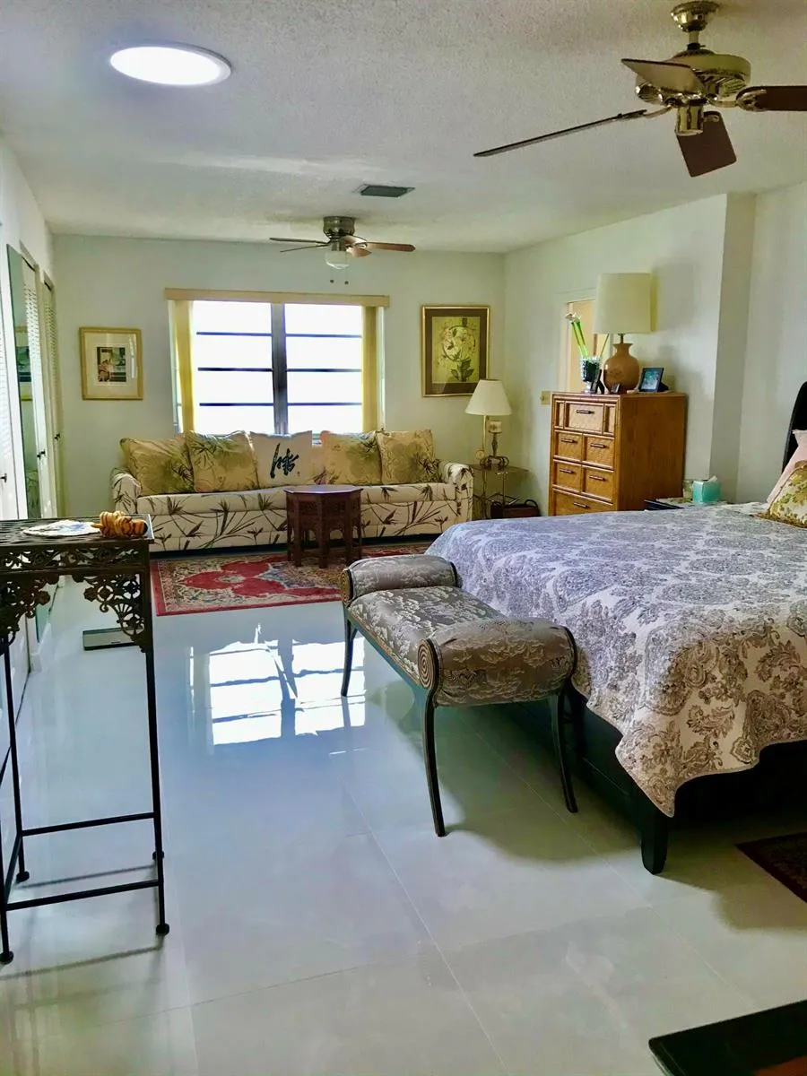6333 STANLEY LANE Delray Beach, FL 33484