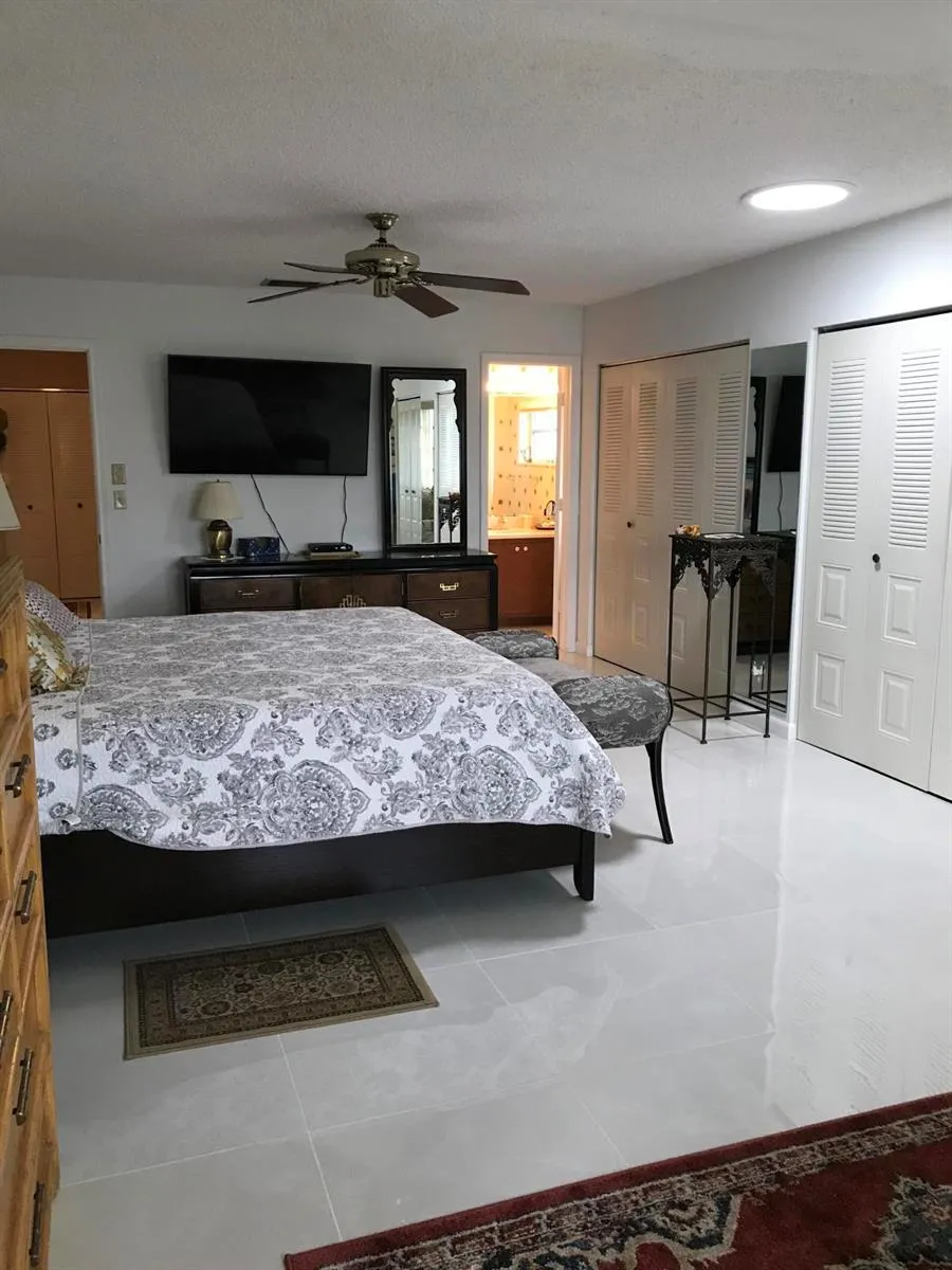 6333 STANLEY LANE Delray Beach, FL 33484