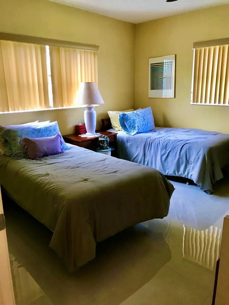 6333 STANLEY LANE Delray Beach, FL 33484