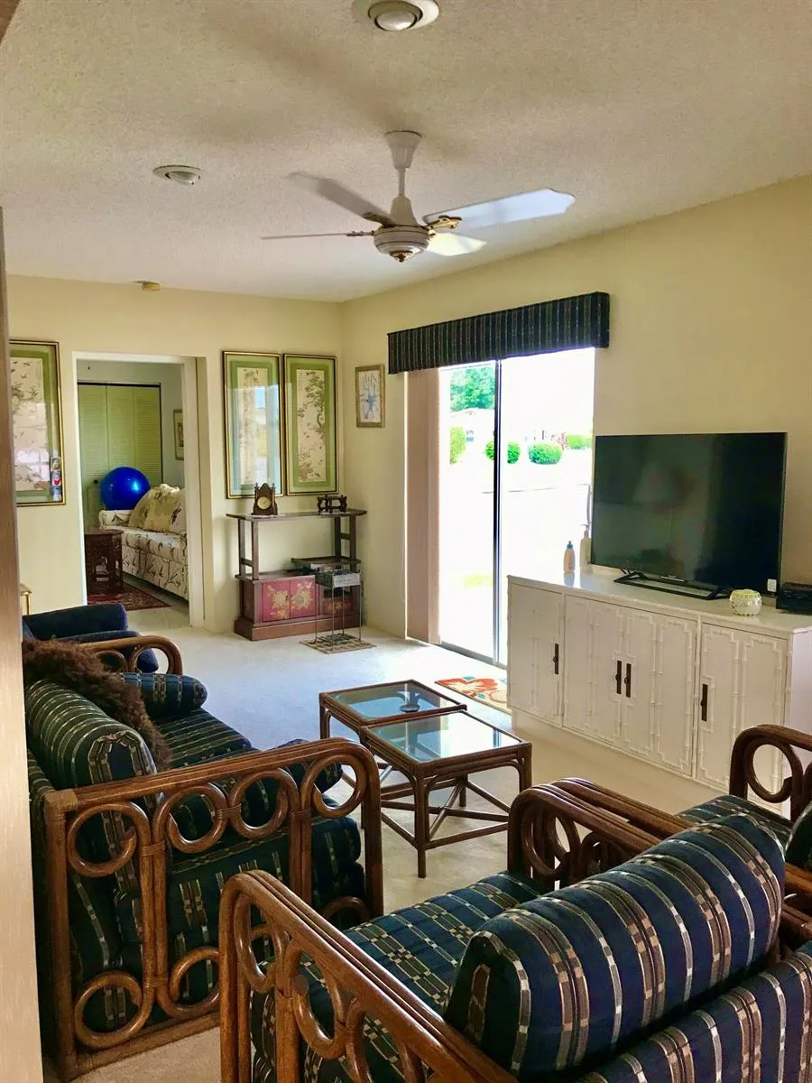 6333 STANLEY LANE Delray Beach, FL 33484