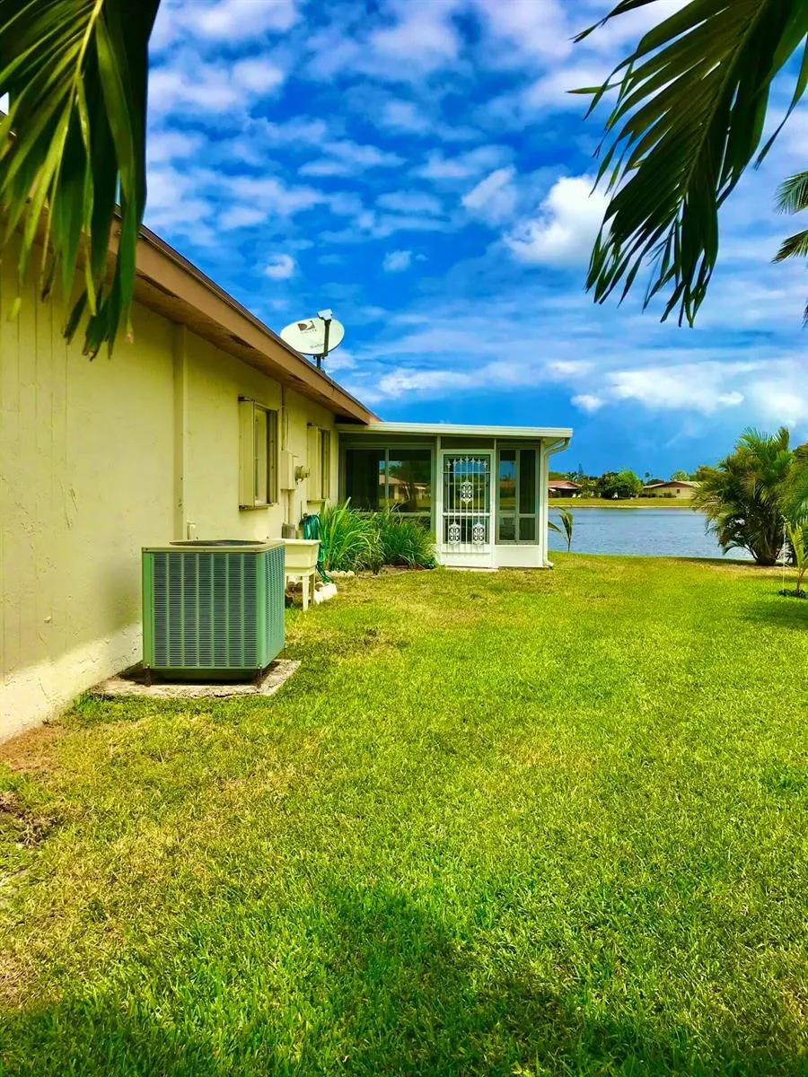 6333 STANLEY LANE Delray Beach, FL 33484