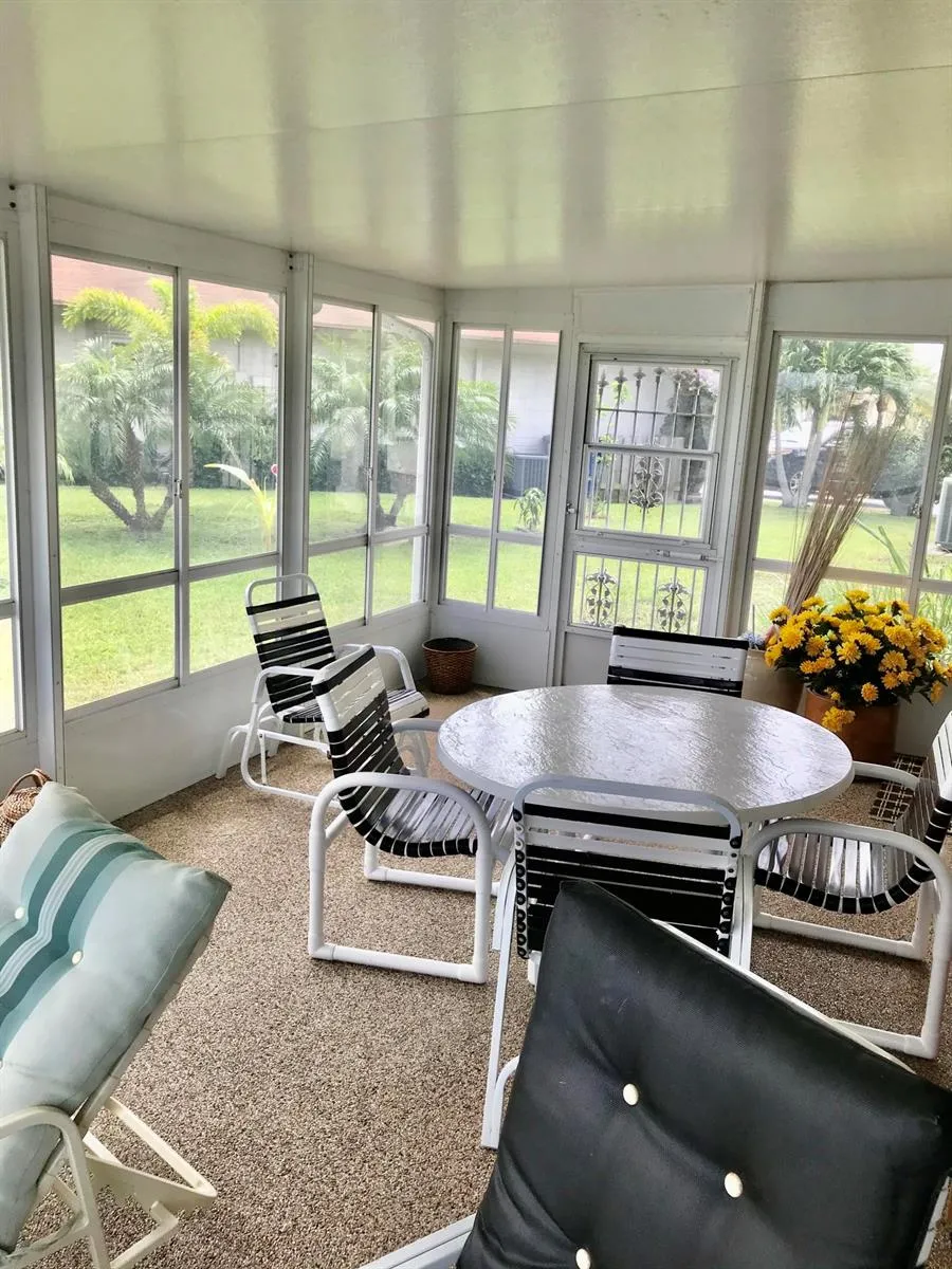 6333 STANLEY LANE Delray Beach, FL 33484