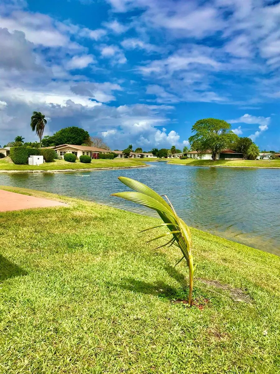 6333 STANLEY LANE Delray Beach, FL 33484