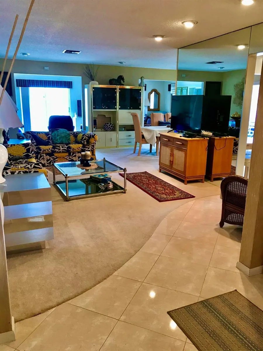 6333 STANLEY LANE Delray Beach, FL 33484