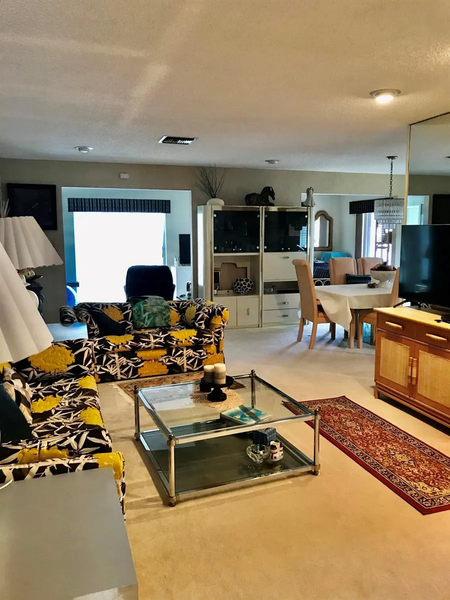 6333 STANLEY LANE Delray Beach, FL 33484