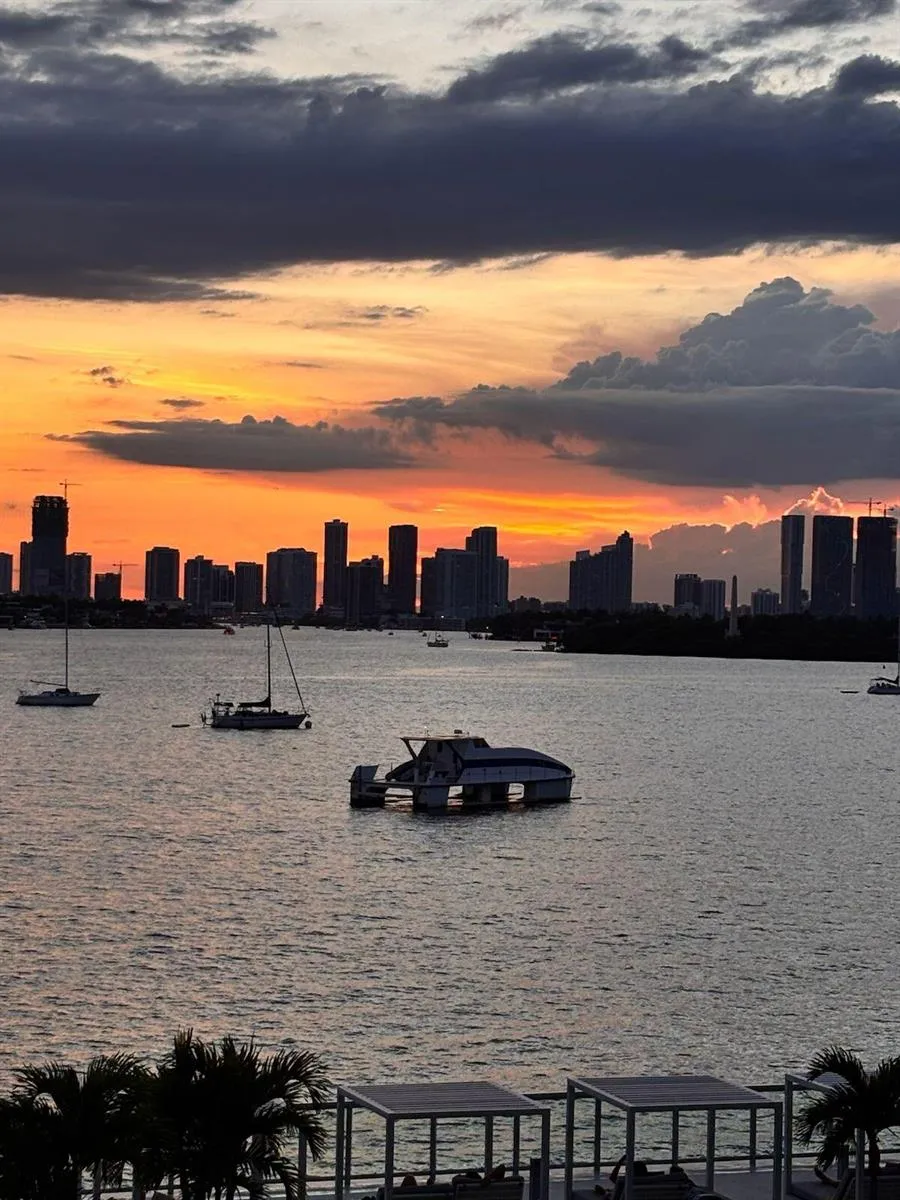 1000 WEST AVENUE #314 Miami Beach, FL 33139