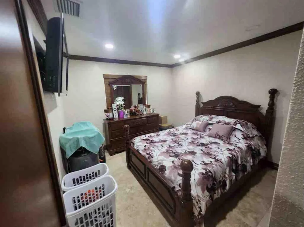 1195 NW 30TH PLACE Miami, FL 33125