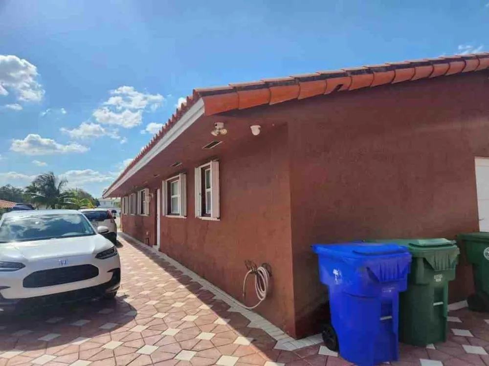 1195 NW 30TH PLACE Miami, FL 33125