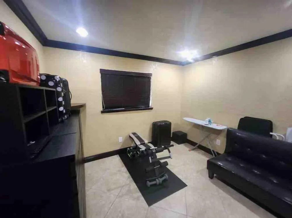 1195 NW 30TH PLACE Miami, FL 33125