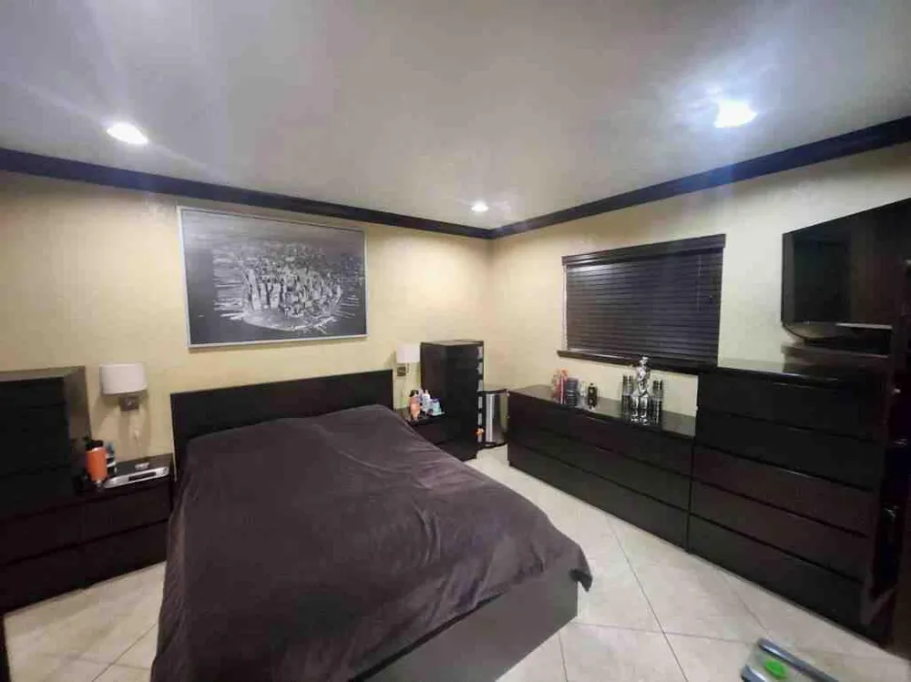 1195 NW 30TH PLACE Miami, FL 33125