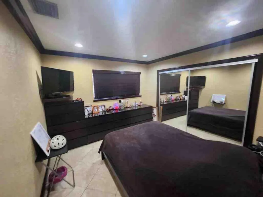 1195 NW 30TH PLACE Miami, FL 33125