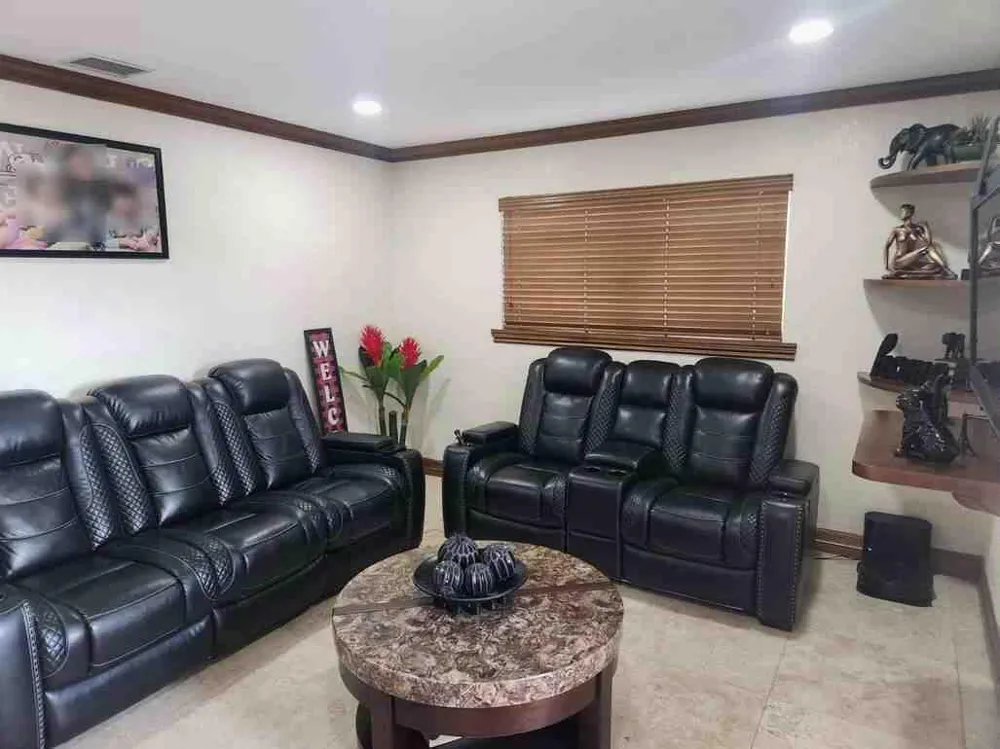 1195 NW 30TH PLACE Miami, FL 33125