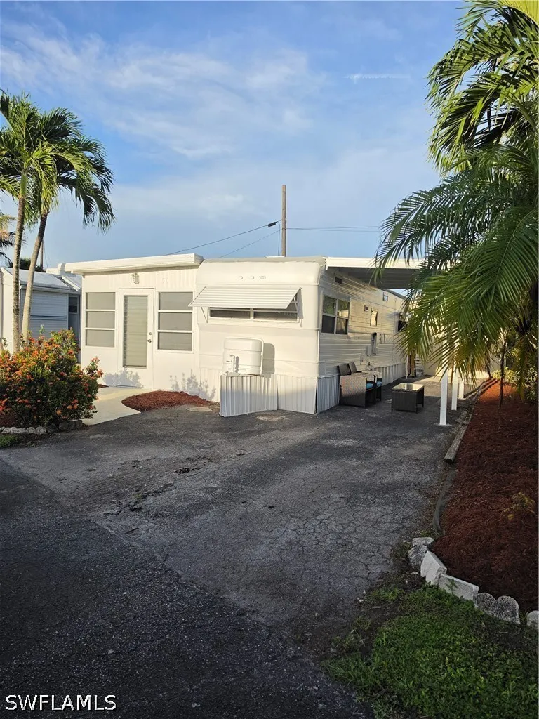 Temple Lane Naples, FL 34114