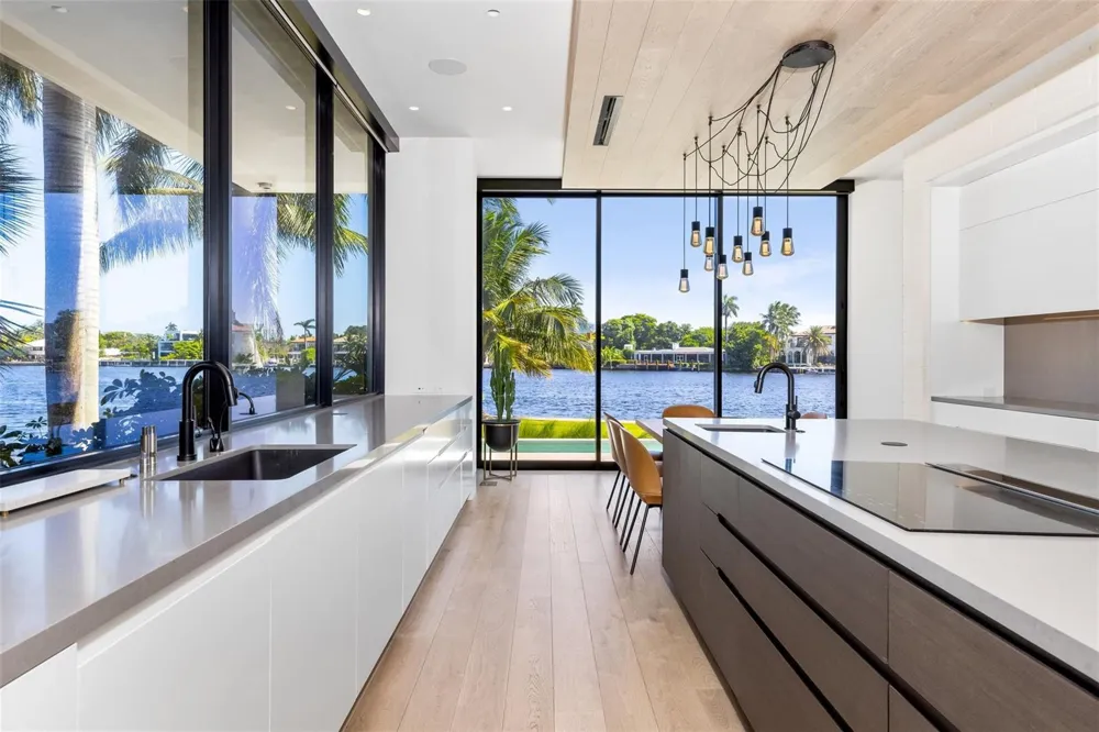 516 Mola Avenue Fort Lauderdale, FL 33301