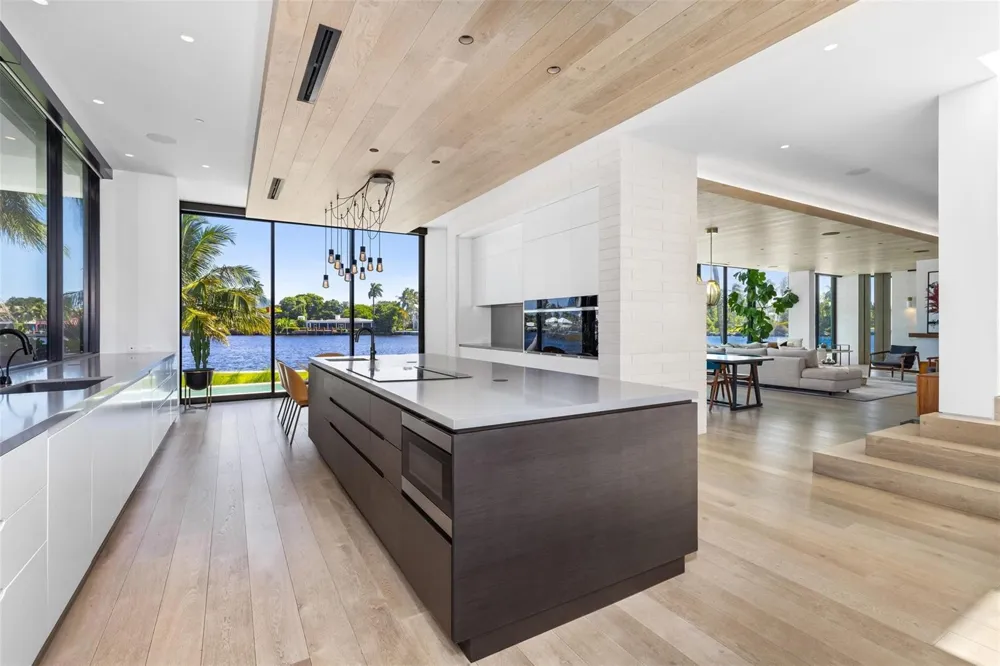 516 Mola Avenue Fort Lauderdale, FL 33301