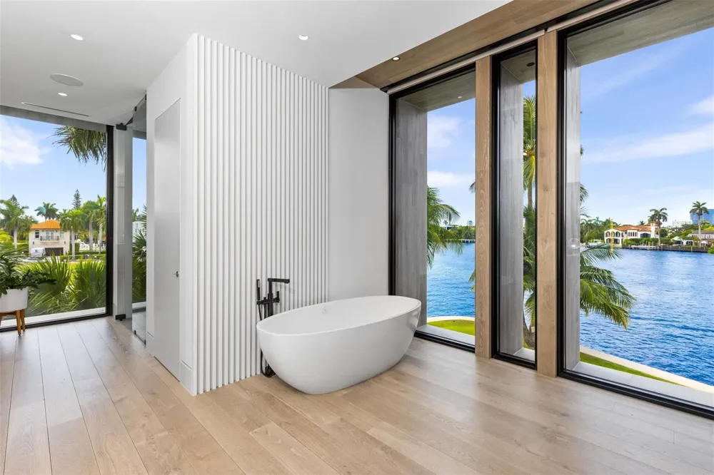 516 Mola Avenue Fort Lauderdale, FL 33301