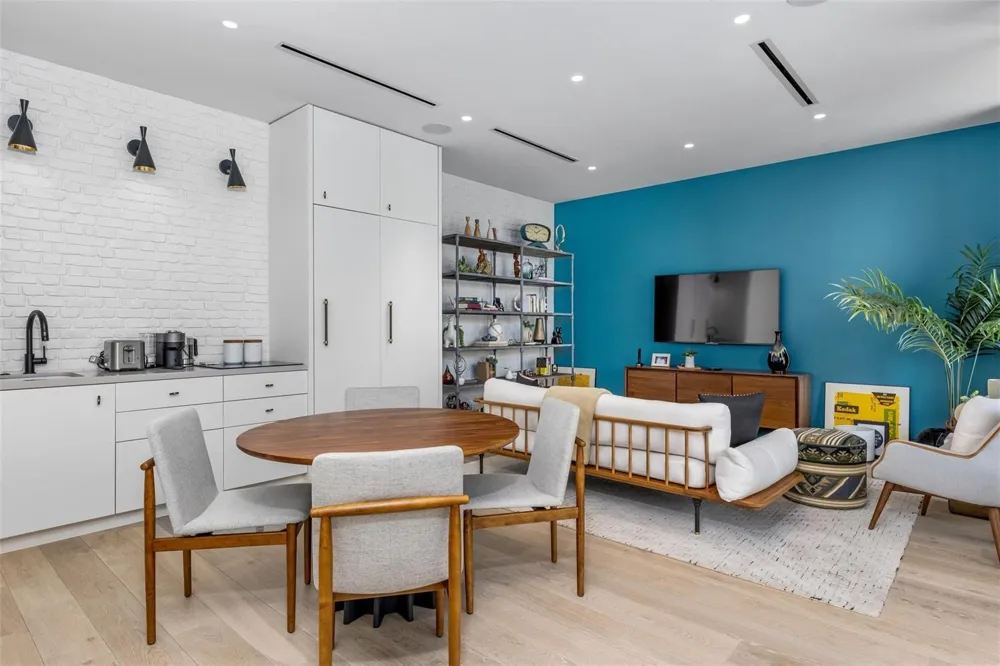 516 Mola Avenue Fort Lauderdale, FL 33301