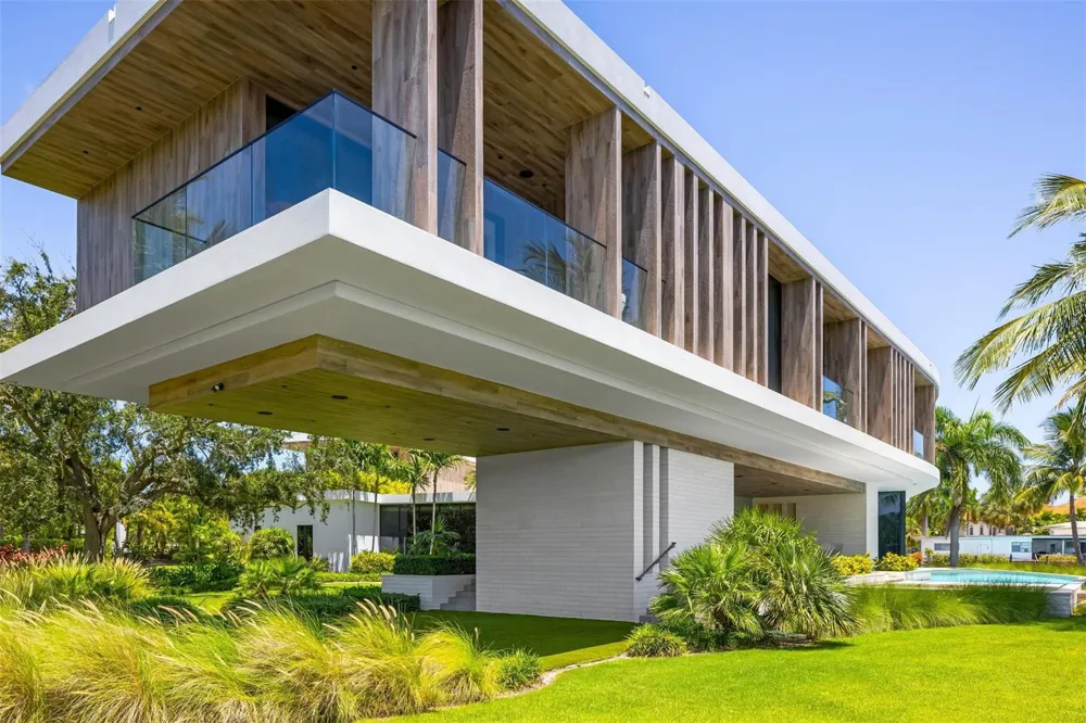 516 Mola Avenue Fort Lauderdale, FL 33301