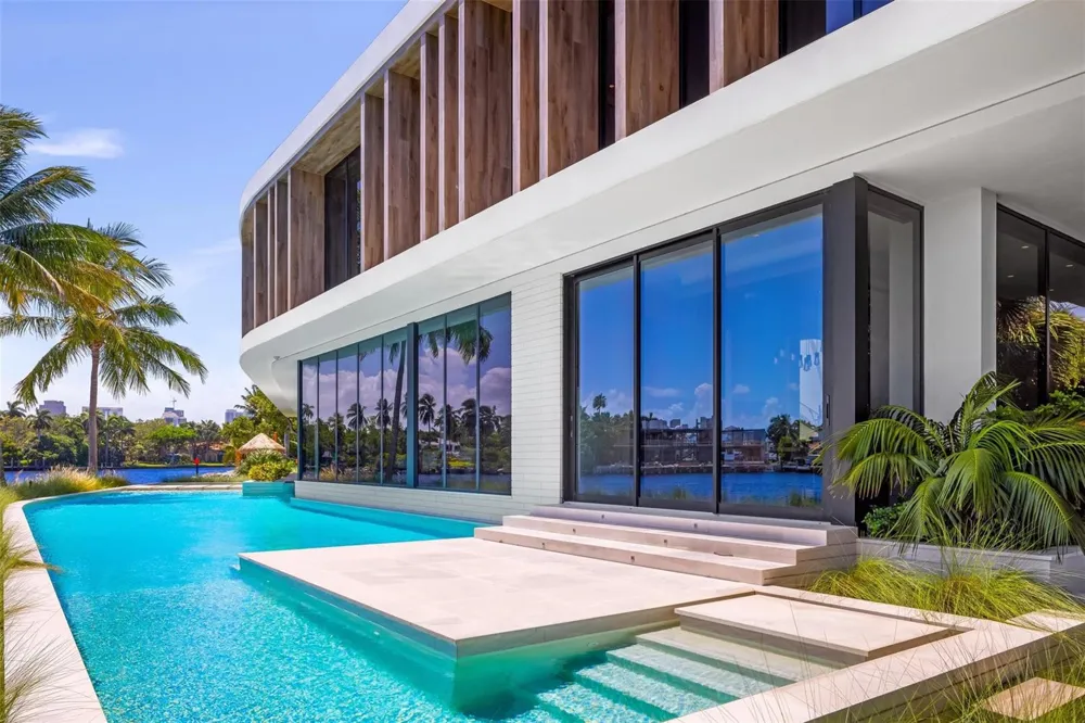 516 Mola Avenue Fort Lauderdale, FL 33301