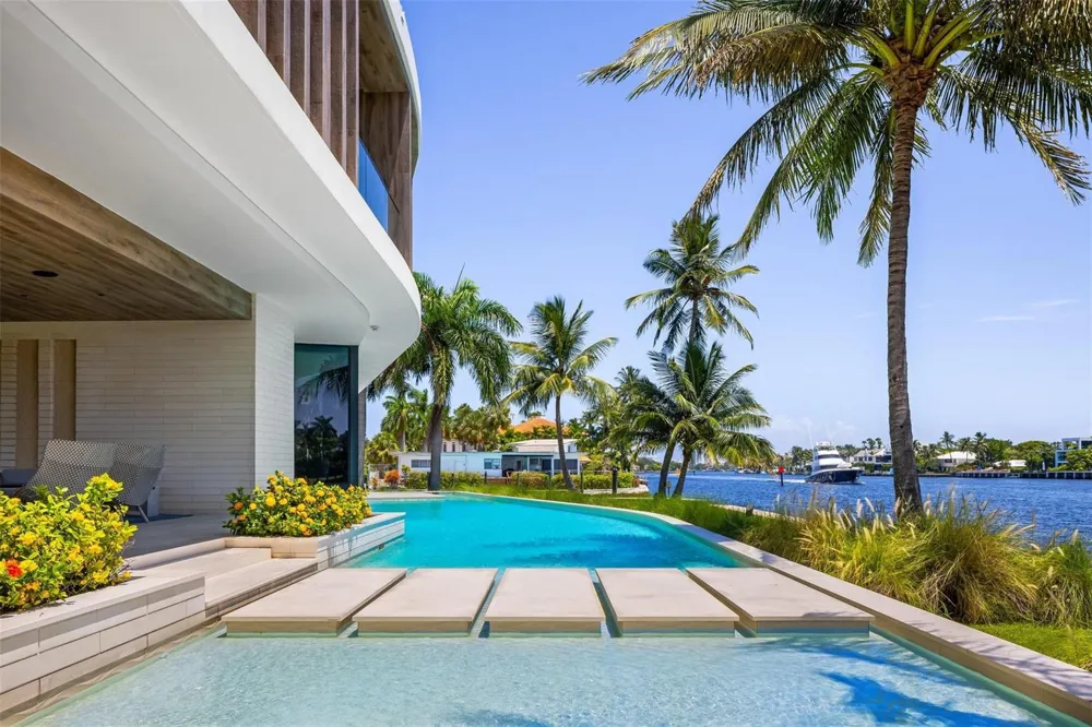516 Mola Avenue Fort Lauderdale, FL 33301