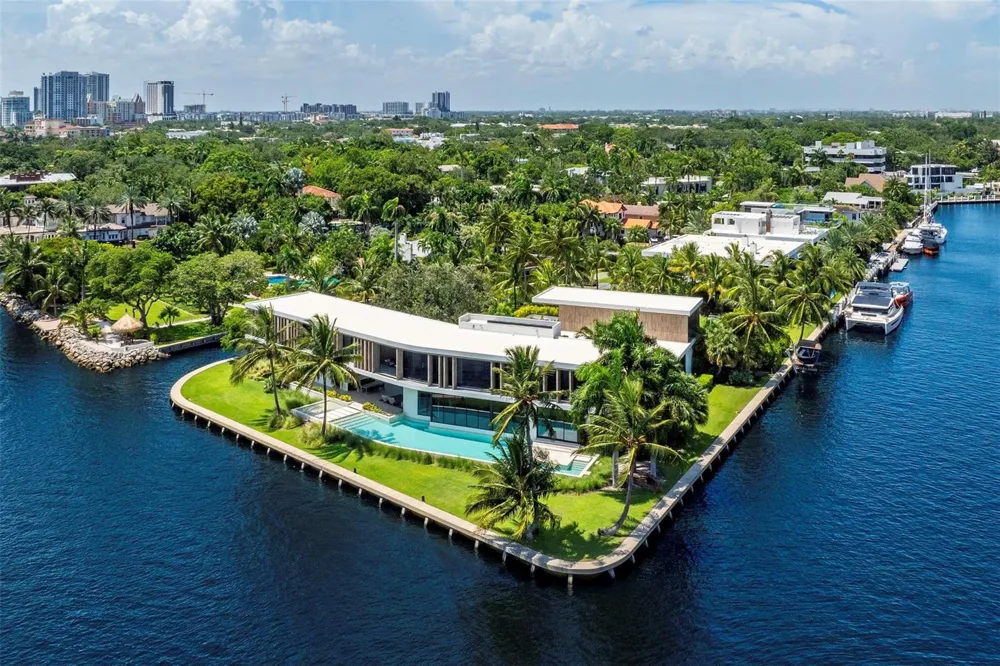 516 Mola Avenue Fort Lauderdale, FL 33301