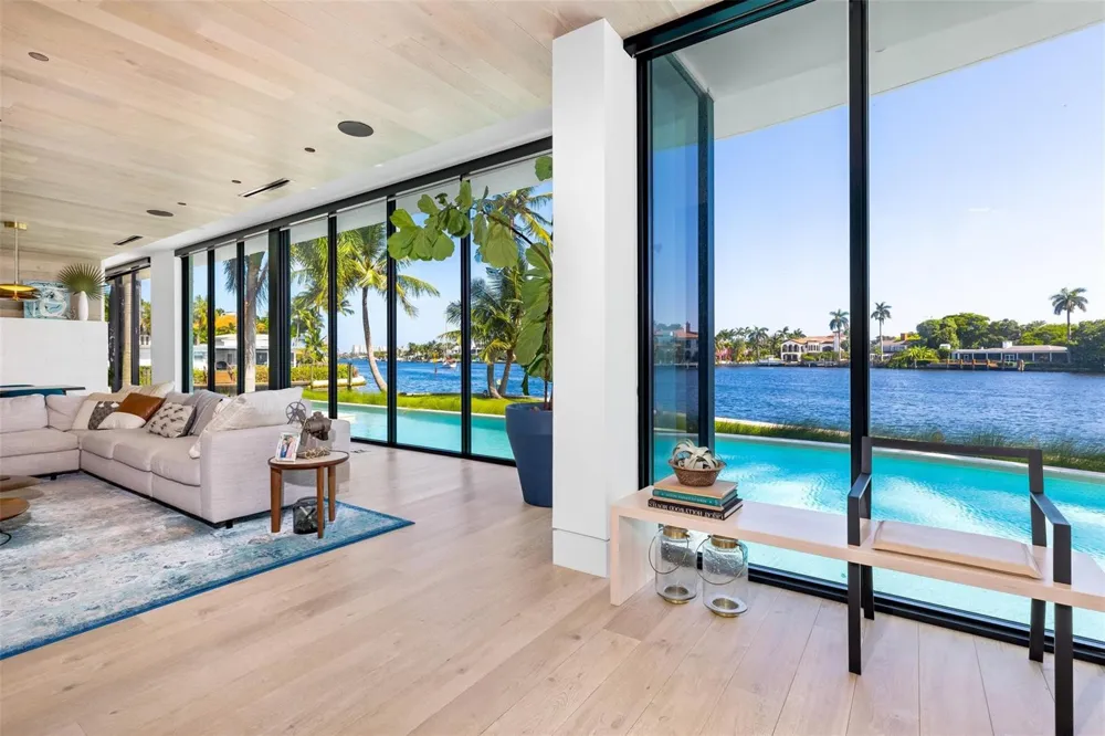 516 Mola Avenue Fort Lauderdale, FL 33301