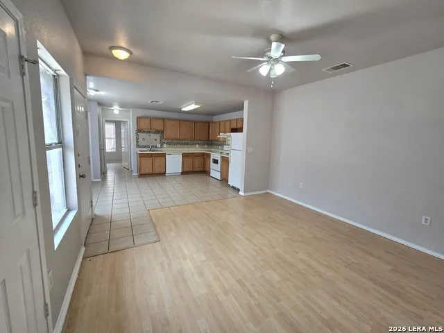 15314 KAMARY LN San Antonio, TX 78247