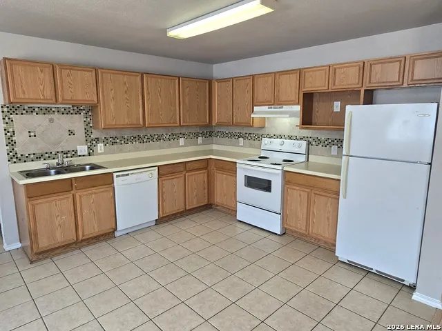 15314 KAMARY LN San Antonio, TX 78247