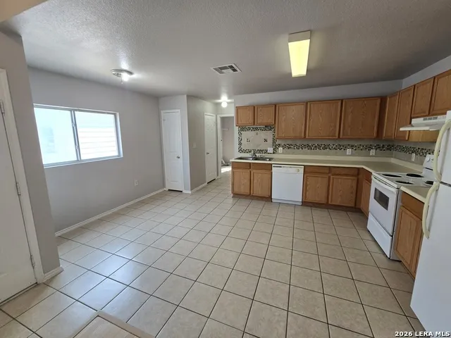 15314 KAMARY LN San Antonio, TX 78247