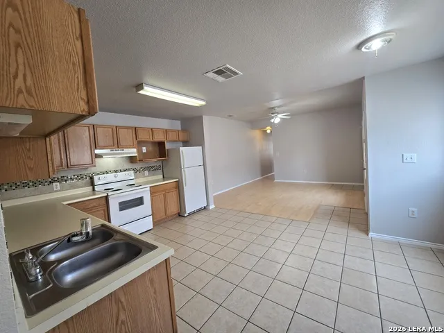 15314 KAMARY LN San Antonio, TX 78247