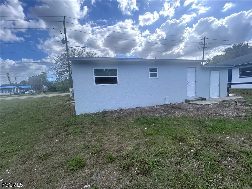 Market Street Fort Myers, FL 33916
