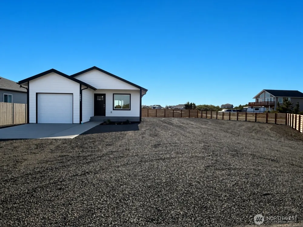 1401 Diamond Head Avenue SW Ocean Shores, WA 98569