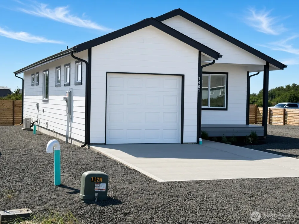 1401 Diamond Head Avenue SW Ocean Shores, WA 98569